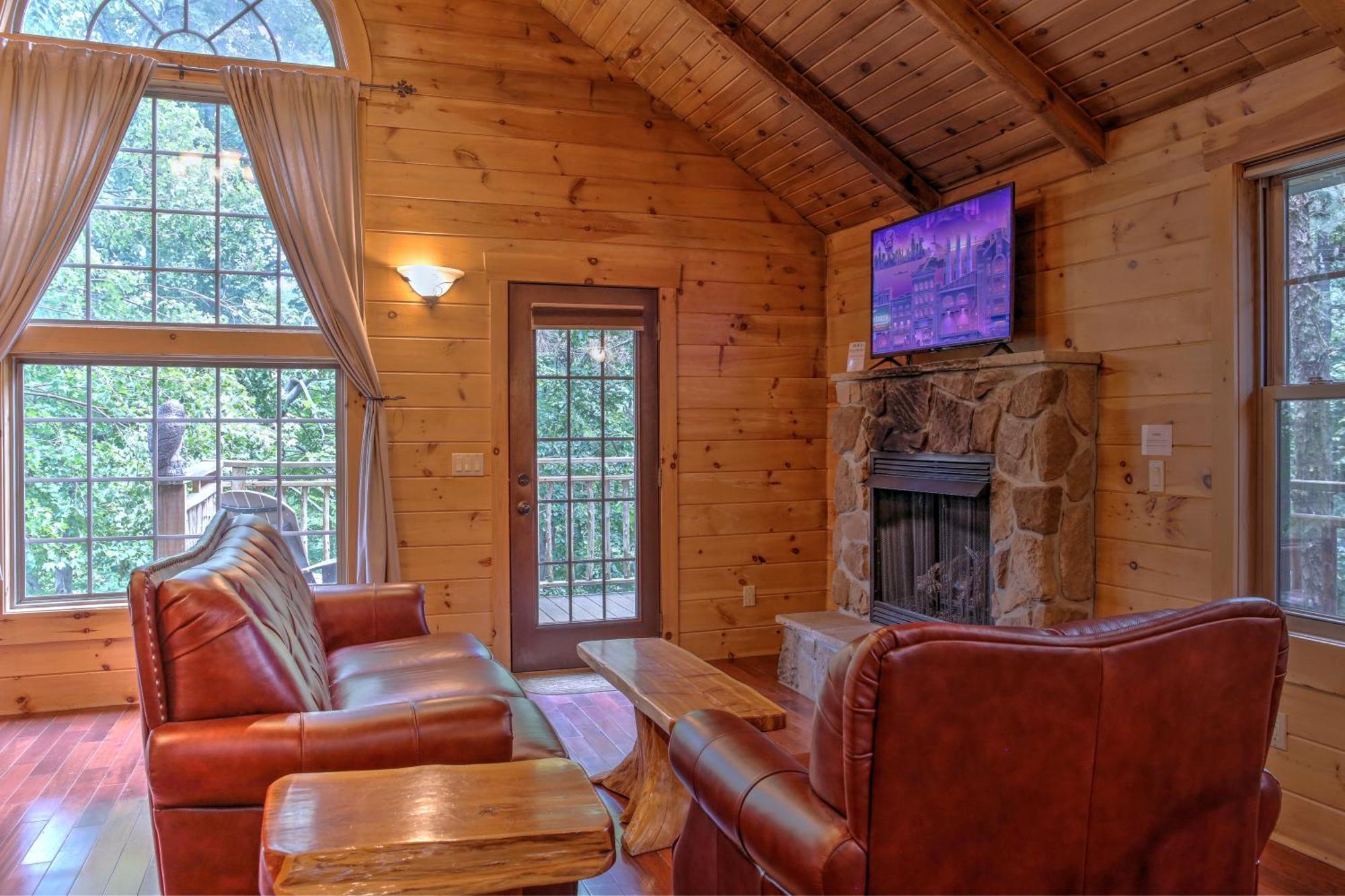 Whispering Pines Treehouse By Amish Country Lodging 米勒斯堡 外观 照片
