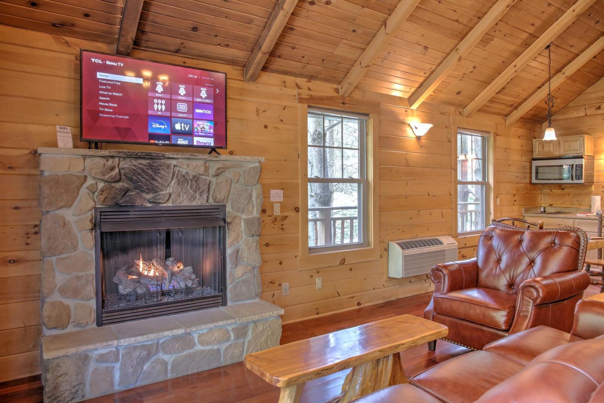 Whispering Pines Treehouse By Amish Country Lodging 米勒斯堡 外观 照片