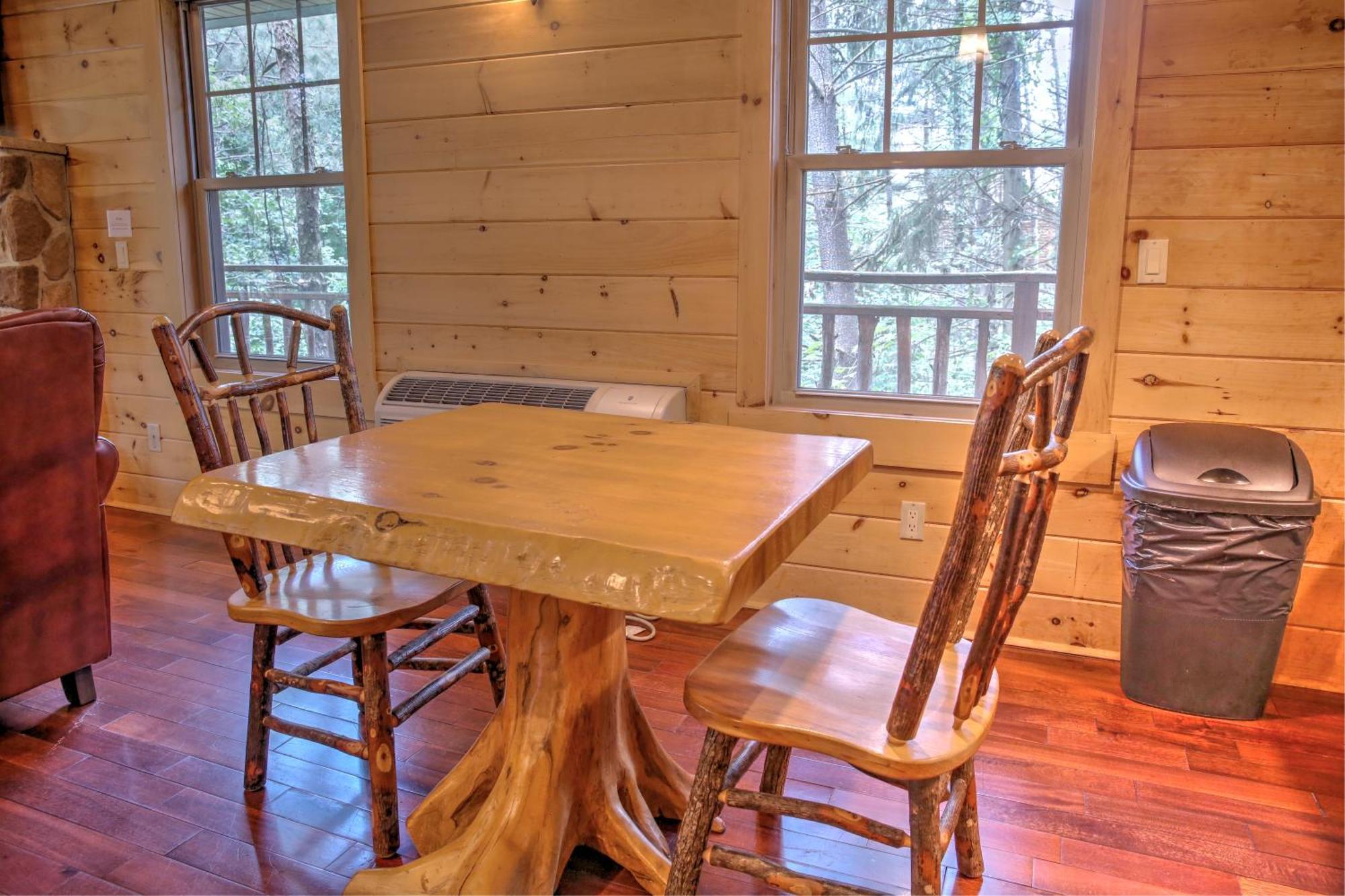 Whispering Pines Treehouse By Amish Country Lodging 米勒斯堡 外观 照片